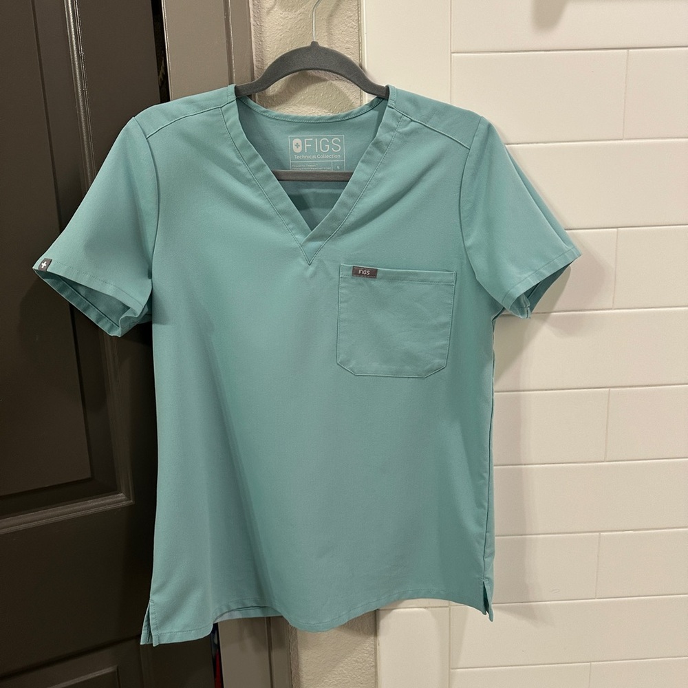 *FIGS SET* Rare Seaglass, Catarina Scrub Top S, Livingston bottom M